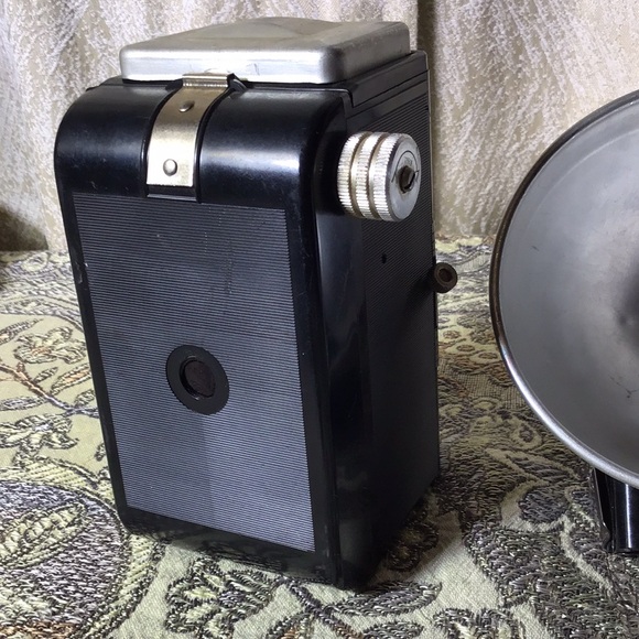 Vintage camera Flick 'n' Flash 620 Herbert George Chicago USA w/flash reflector - Picture 4 of 7